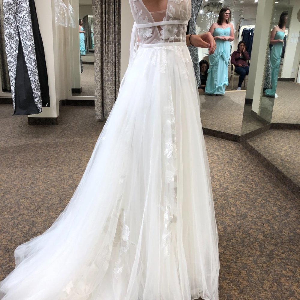 Willowby Galatea Wedding Gown (Ivory) - Picture 2 of 6